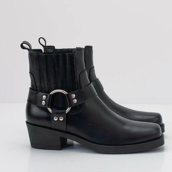 BRYAN STEPWISE - ANKLE BOOT - LOIS BLACK size 7.5 EUC - Picture 1 of 7